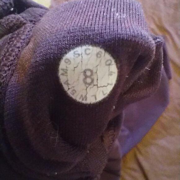 Size 8 Lululemon Leggings - Picture 4 of 4